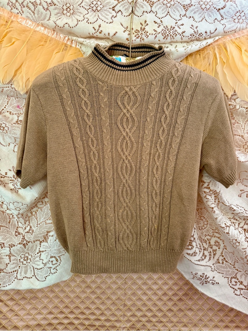 LizSport Cable Knit Short Sleeve Sweater Small